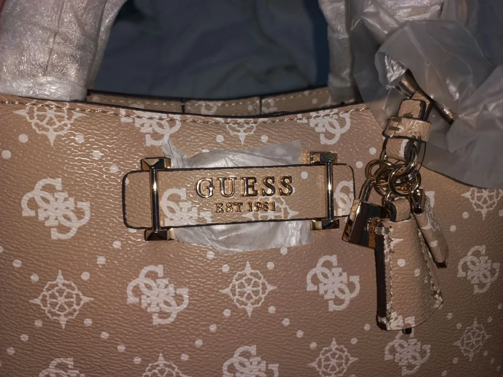 GUESS محافظ وحافظات كروت، جديدة بالتيكيت، صورة 2