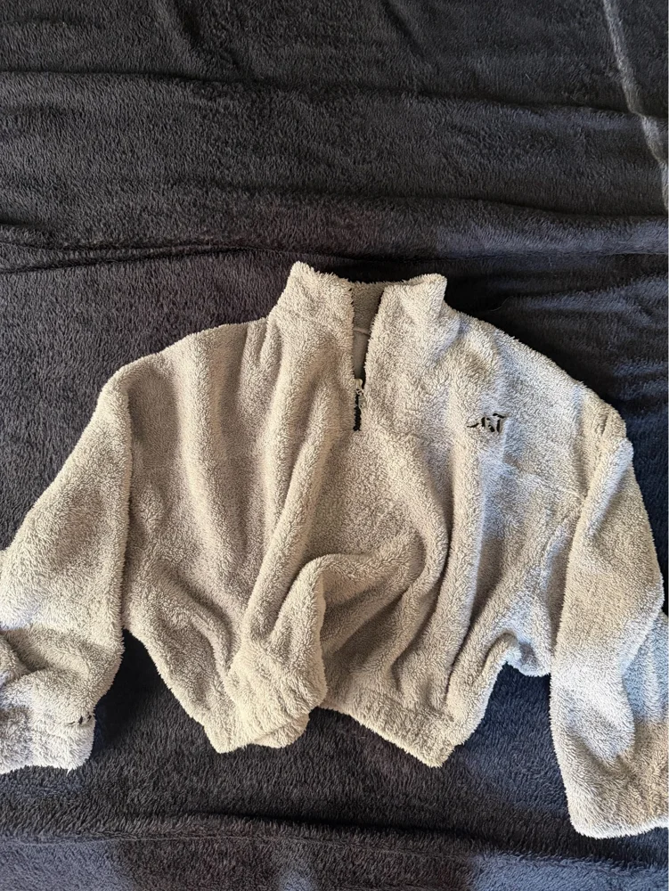 Sweaters & Pullovers