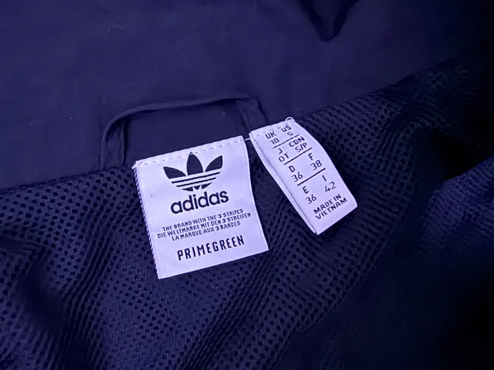 adidas Originals چاكيتات رياضية، حالة ممتازة، مقاس S، صورة 5
