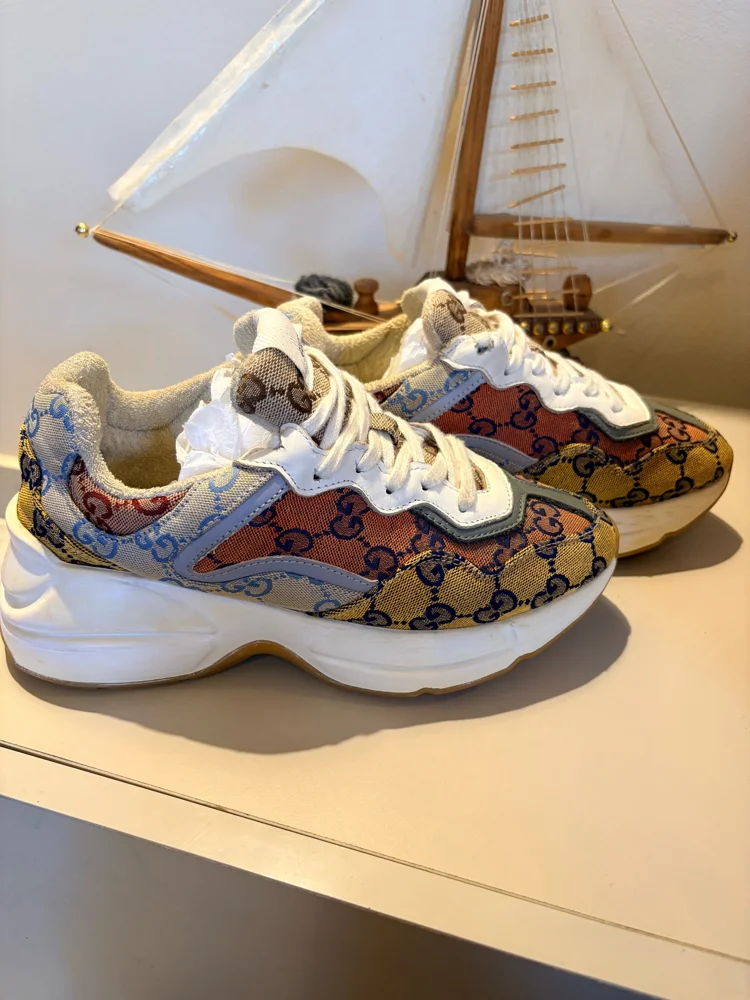 Gucci Flats