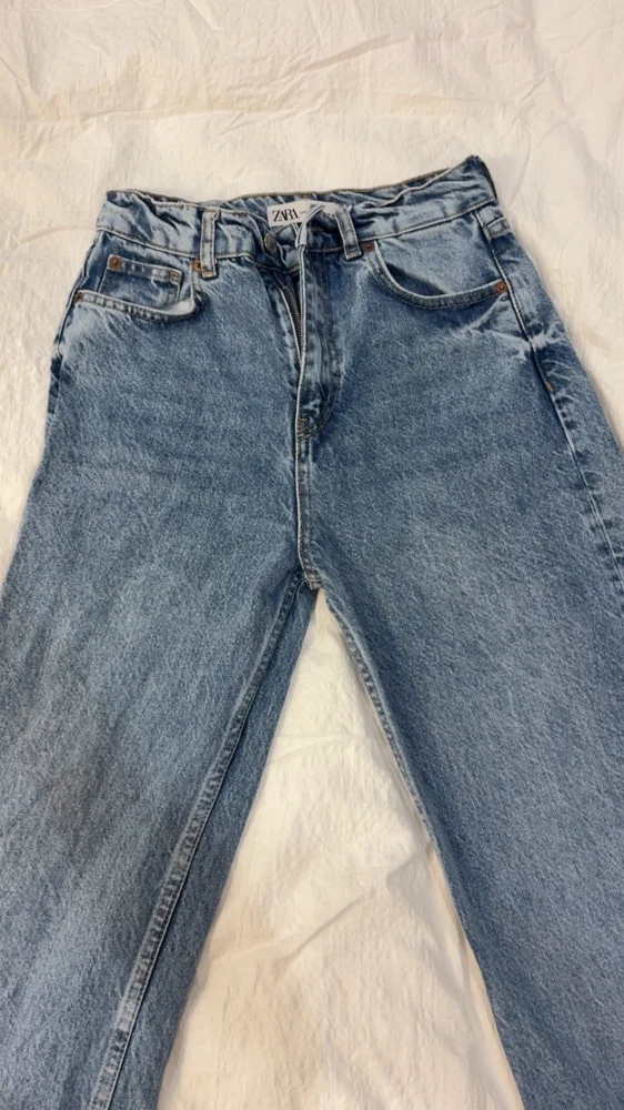 Zara Jeans