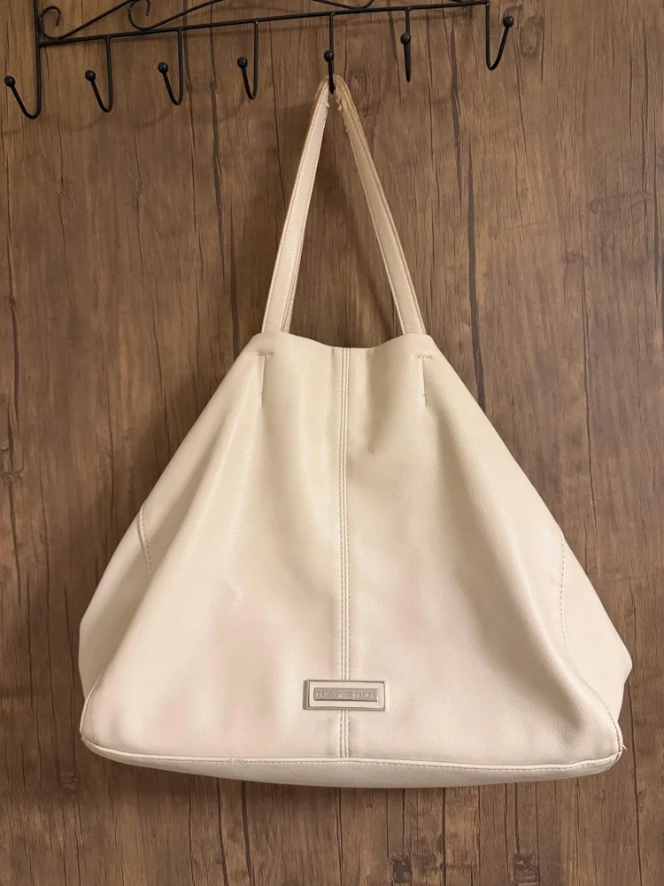 deja vu Shoulder Bag