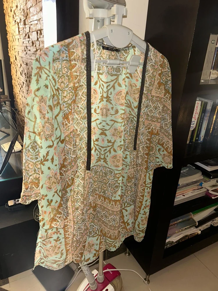 Zara بلوزات