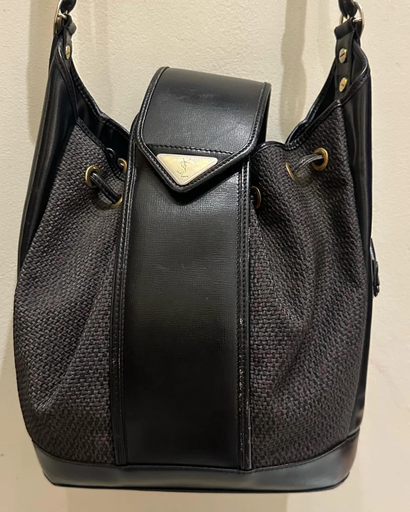 Yves Saint Laurent Shoulder Bag