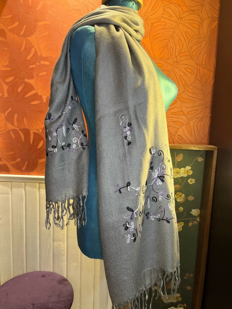 Pashmina إيشاربات وشالات، حالة جيدة جداً، صورة 6