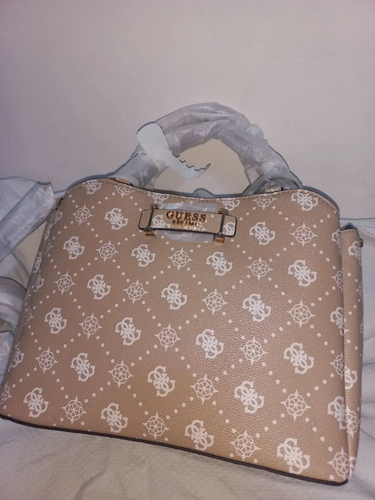 GUESS Wallets & Cardholders