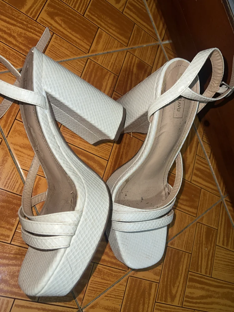 deja vu Lace-ups