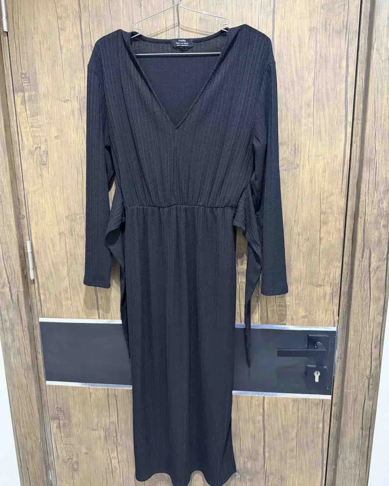 Bershka فساتين ميدي