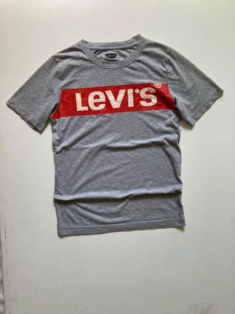 Levi's T-shirts