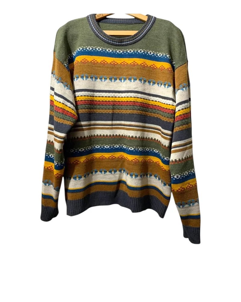 Sweaters, size M