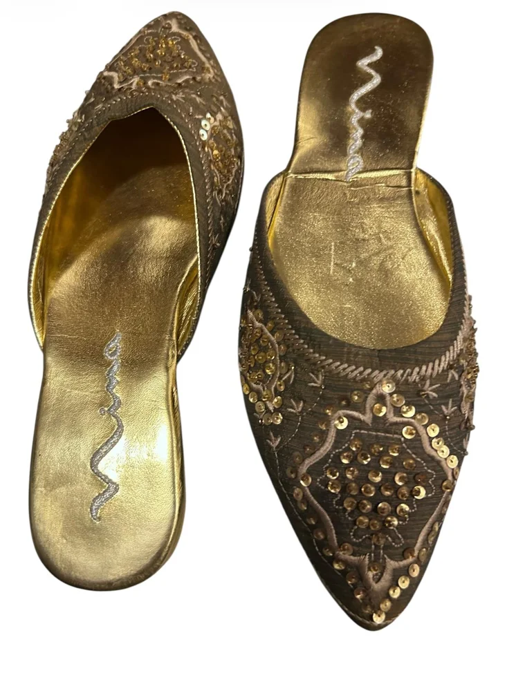 Nina Mules