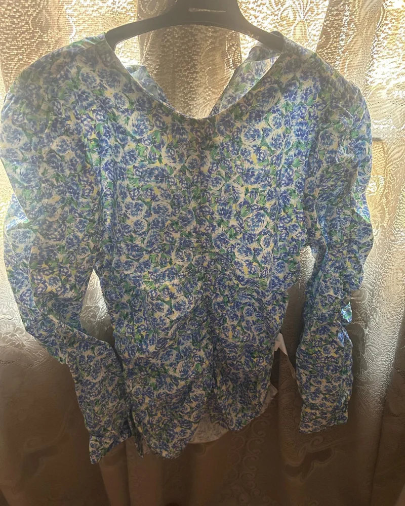 Zara بلوزات