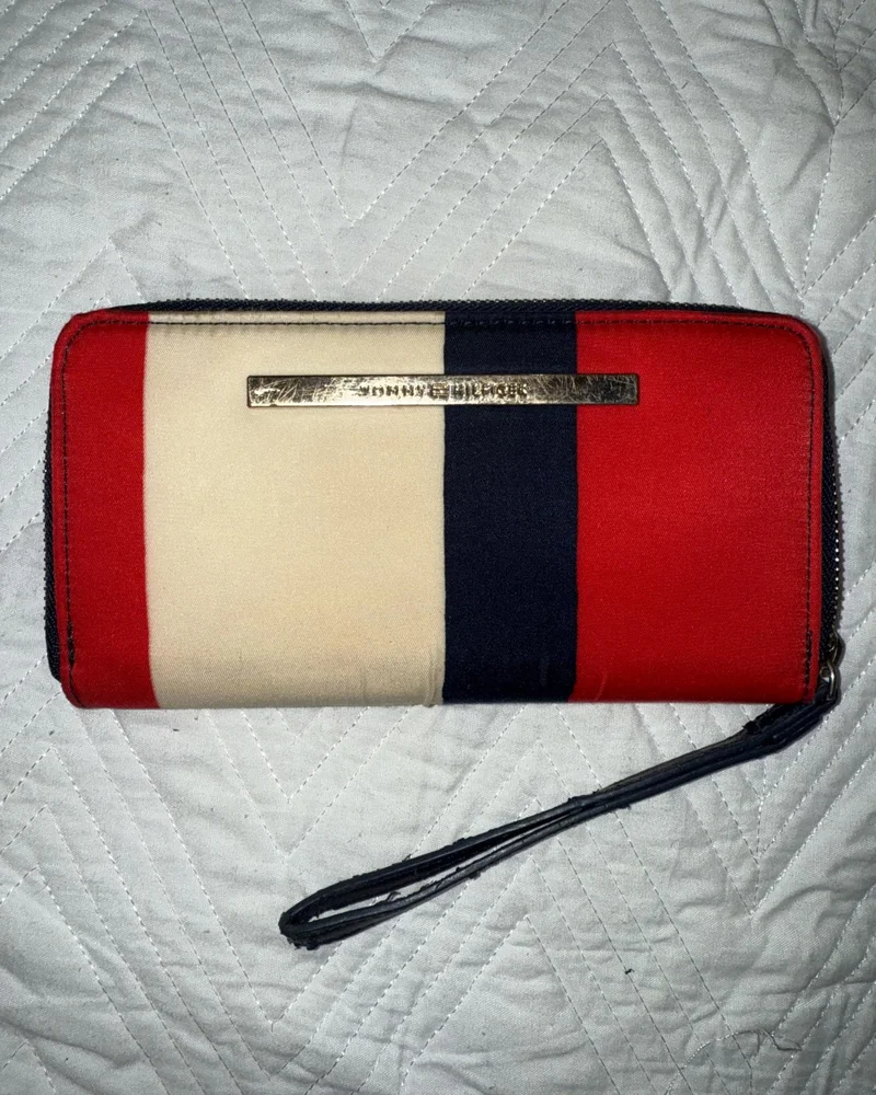 Tommy Hilfiger Wallets