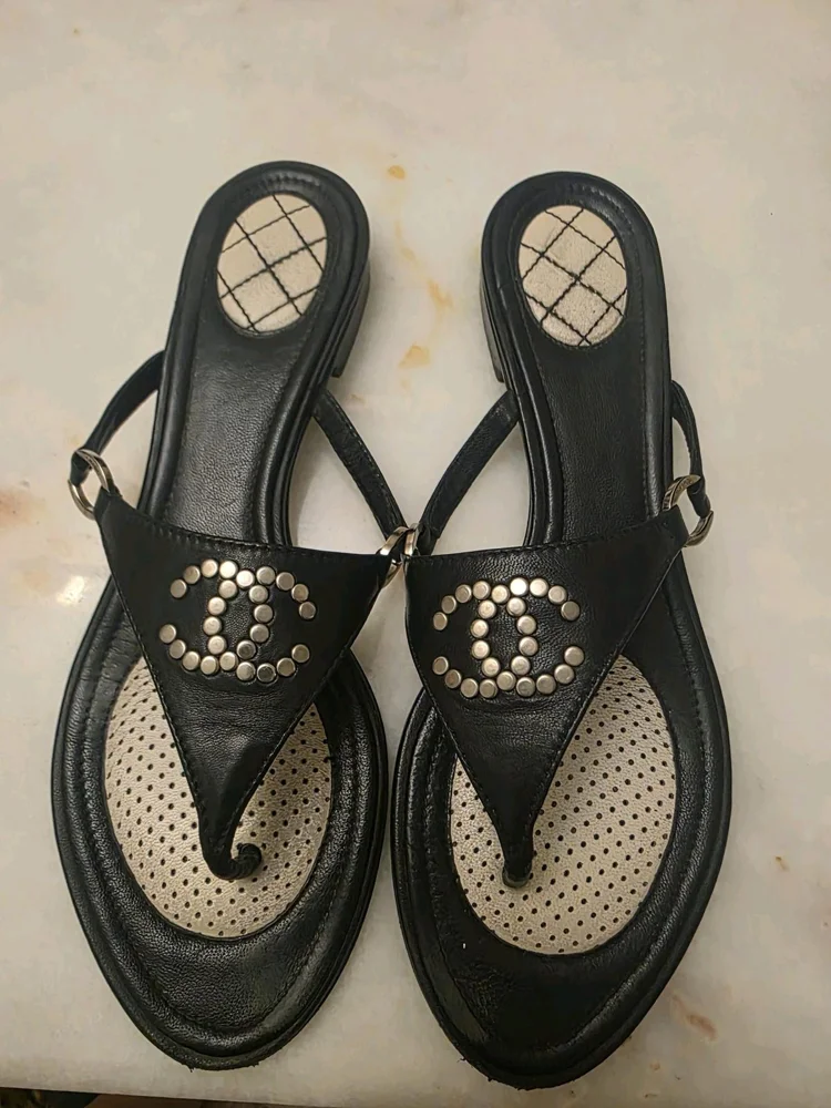 Chanel Flip-flops