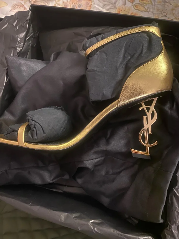 Yves Saint Laurent Sandals