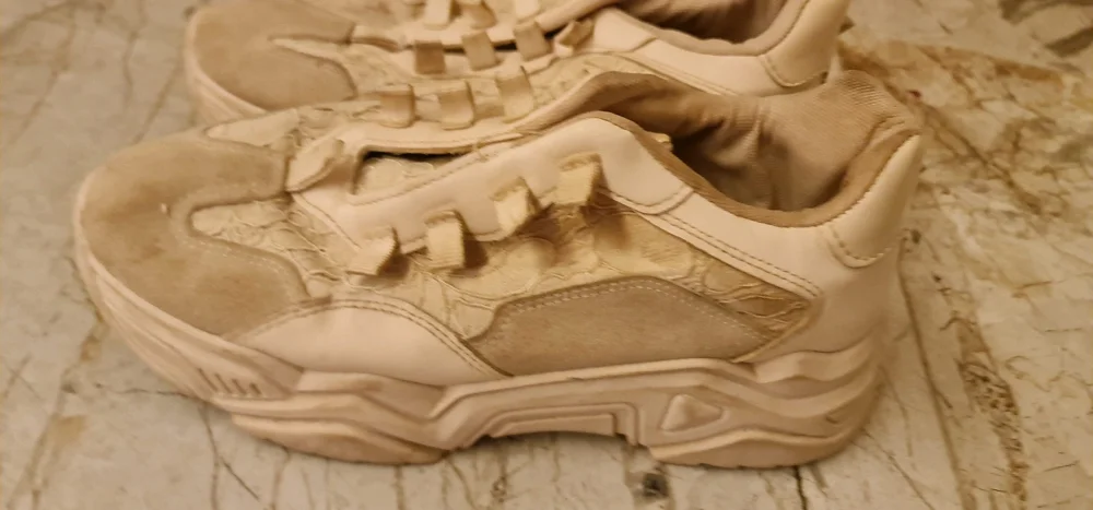 deja vu Sneakers