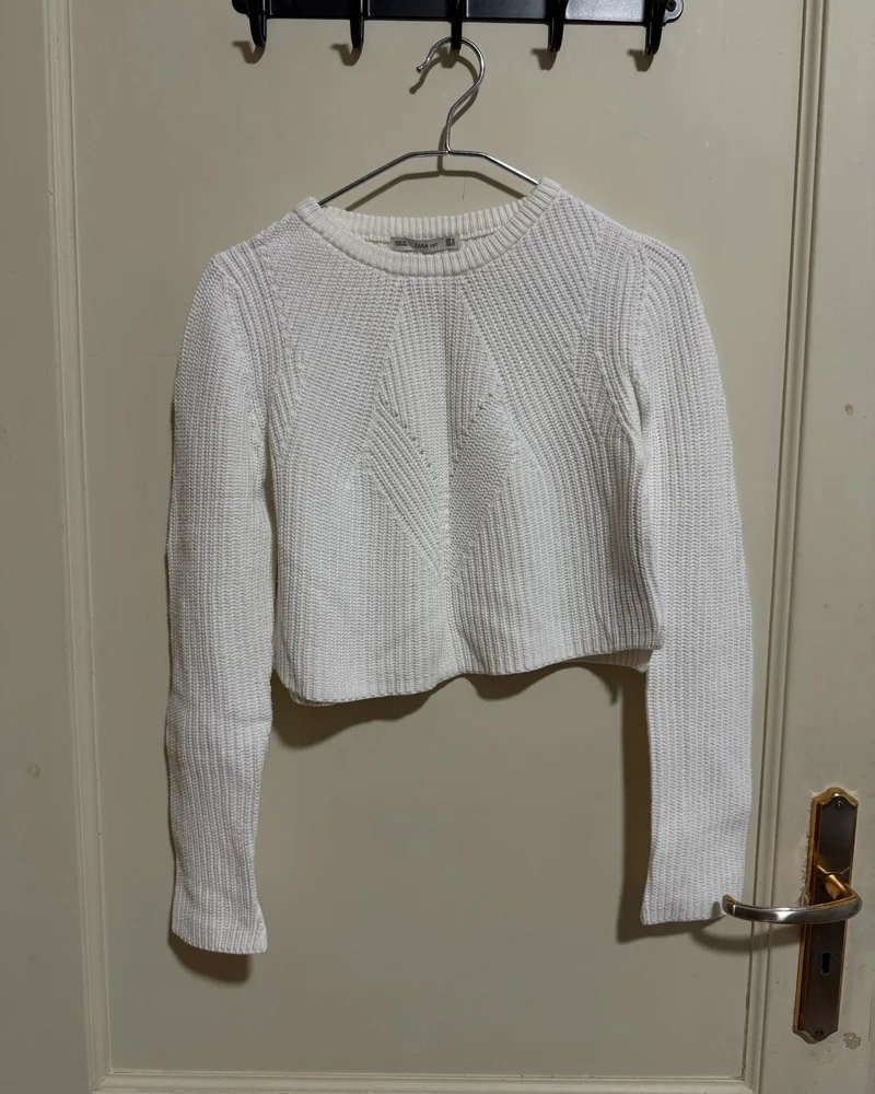 Zara سويترات وبلوفرات