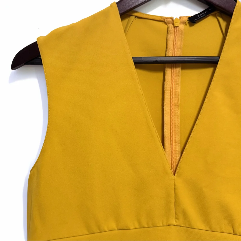 Zara فساتين ضيقة (بودي كون)، حالة جيدة جداً، مقاس L / 40 / 12، صورة 2