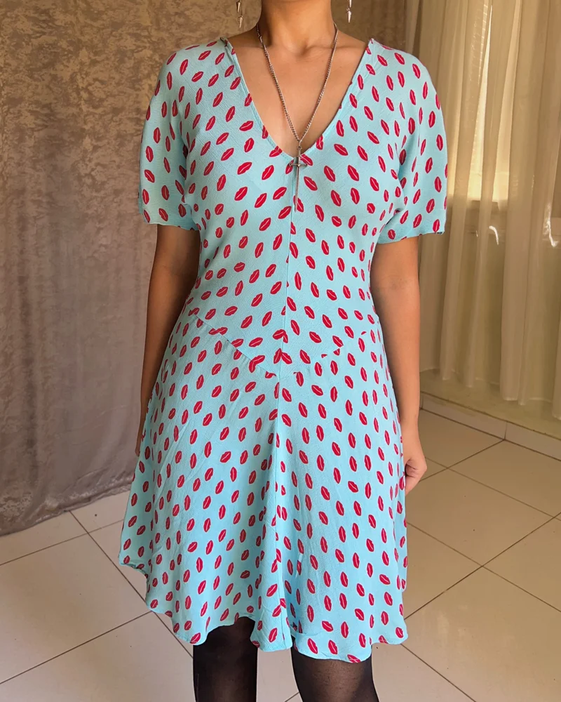 Zara فساتين قصيرة