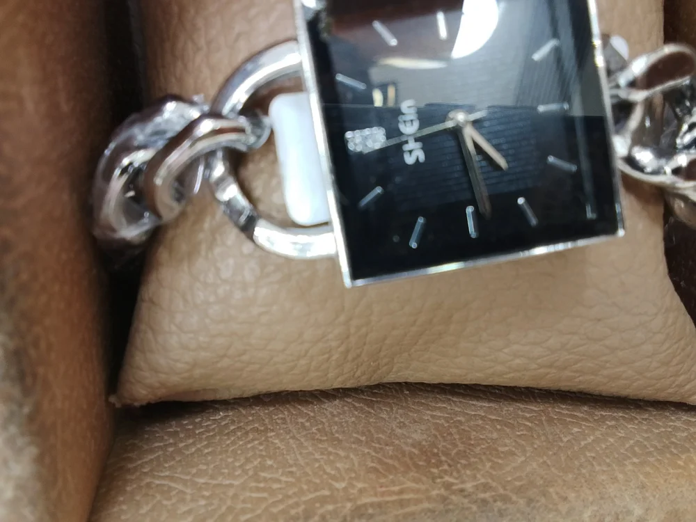 Shein ساعات، حالة مقبولة، صورة 3
