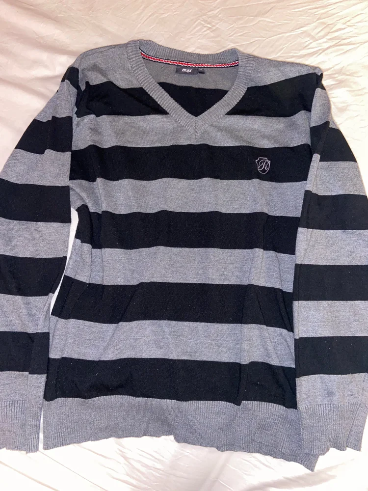 Max Sweatshirts, size XXL / 44 / 16