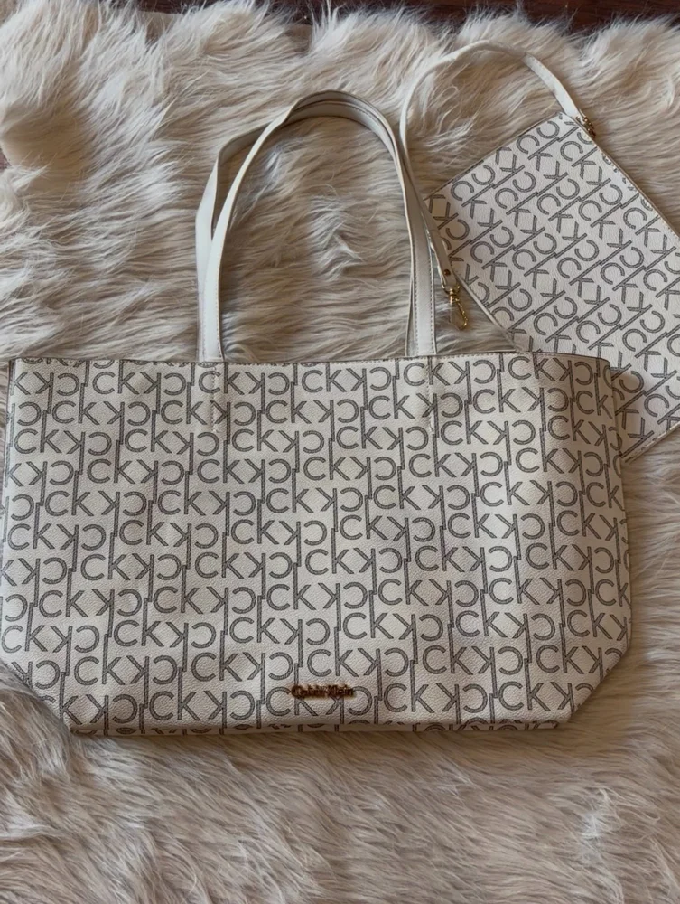 Calvin Klein Shoulder Bags