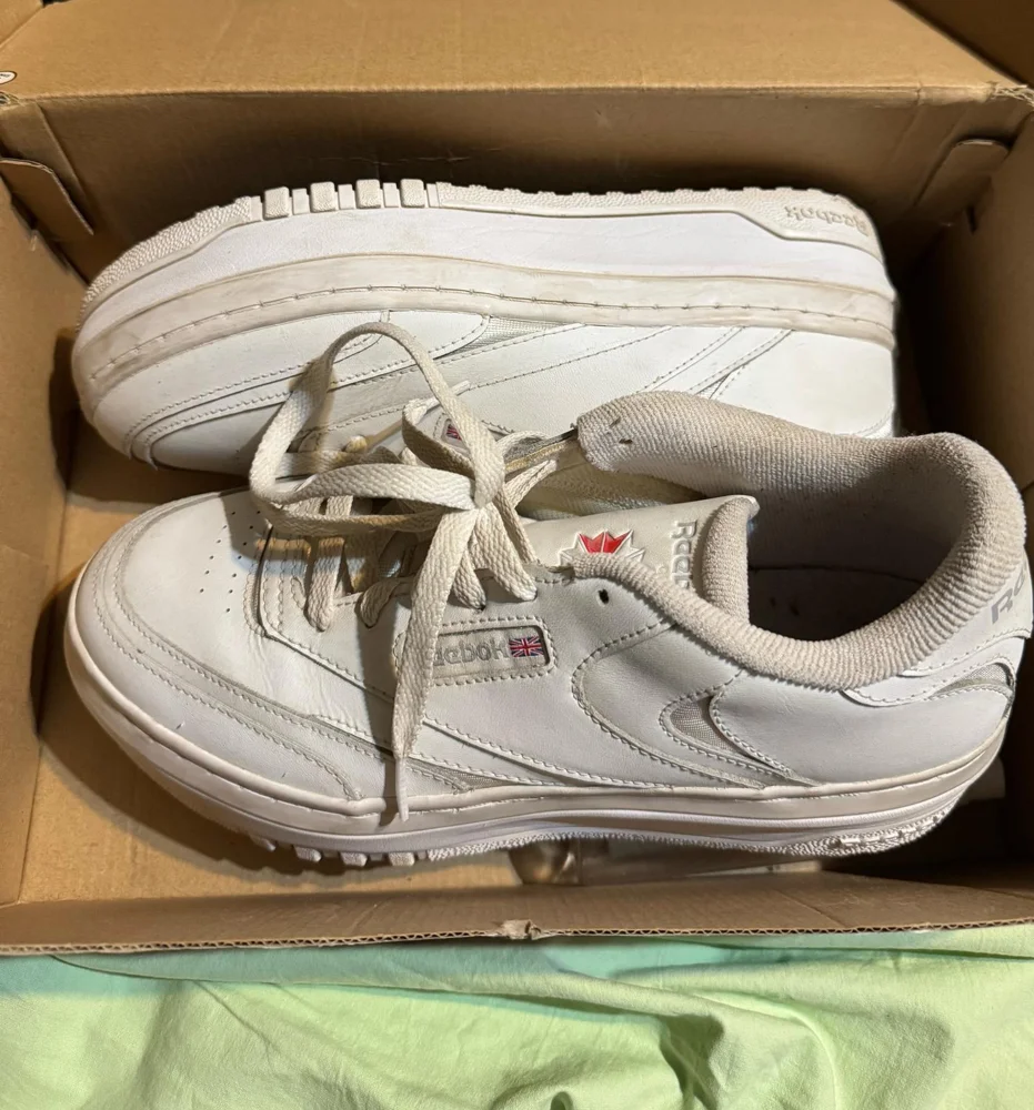 Reebok Sneakers