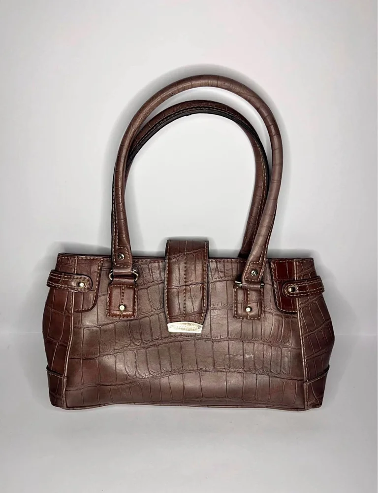 Liz Claiborne Shoulder Bags