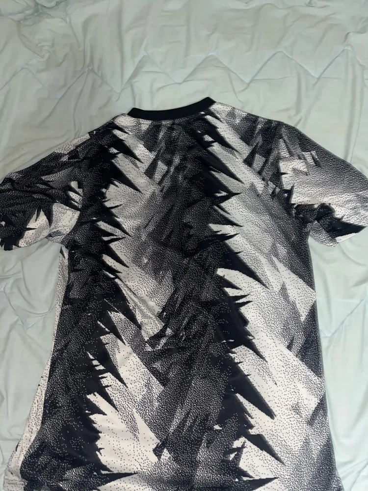 adidas T-shirts, size M, photo 3