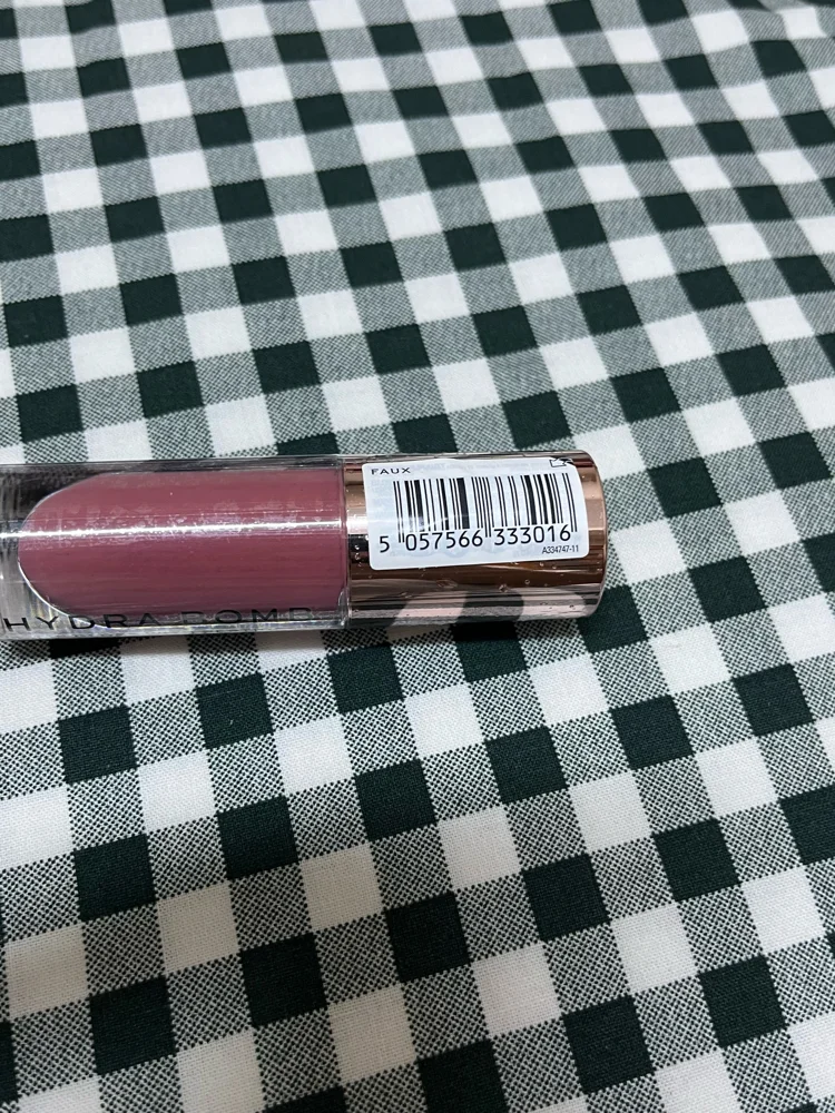 Makeup Revolution Lips, New with tags, photo 2