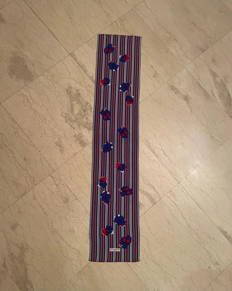 Balenciaga Scarves & Shawls, size One size, photo 5