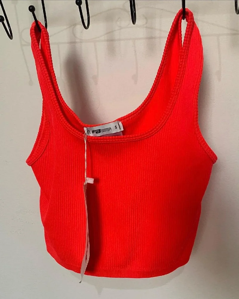 FB Sister Crop Tops