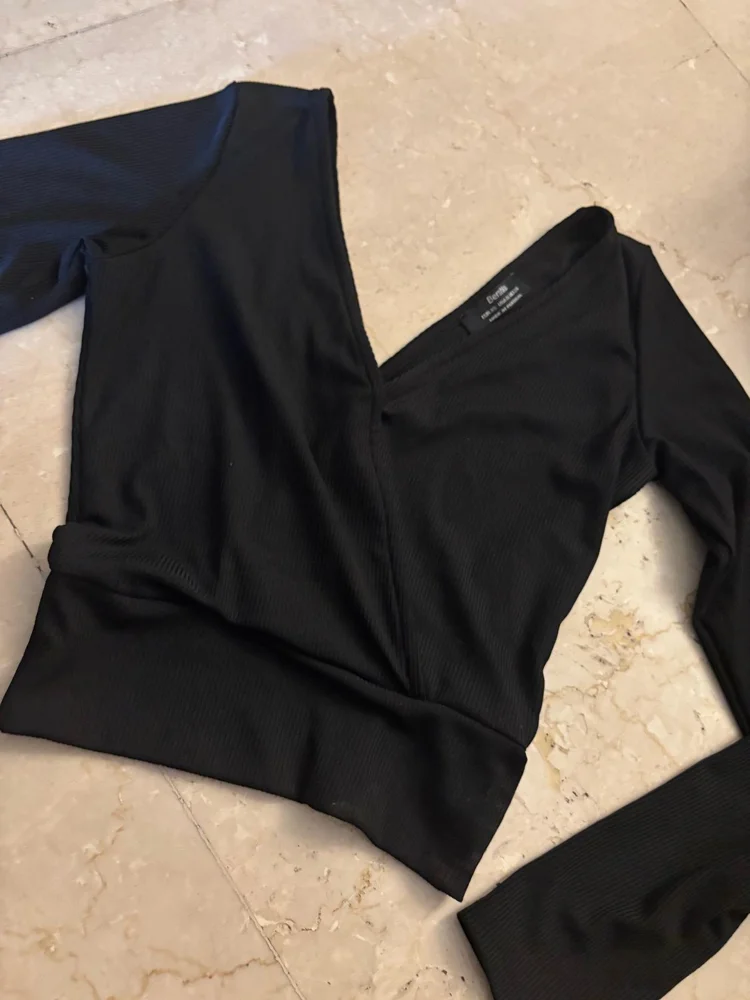 Bershka بلوزات