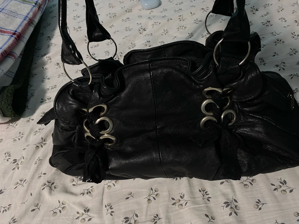 GUESS Shoulder Bags, Very good, photo 3