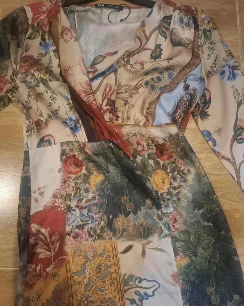 Zara فساتين سواريه