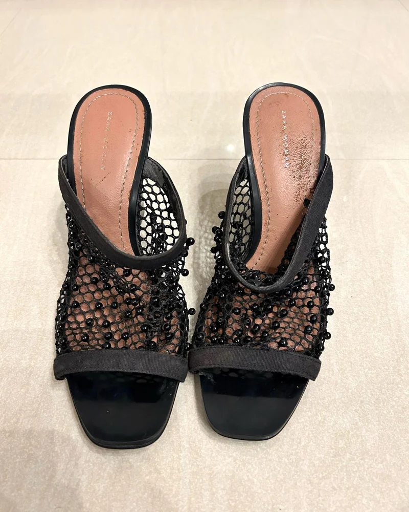 Zara صنادل