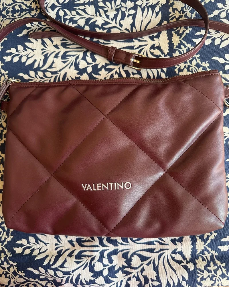 Valentino شنط كروس