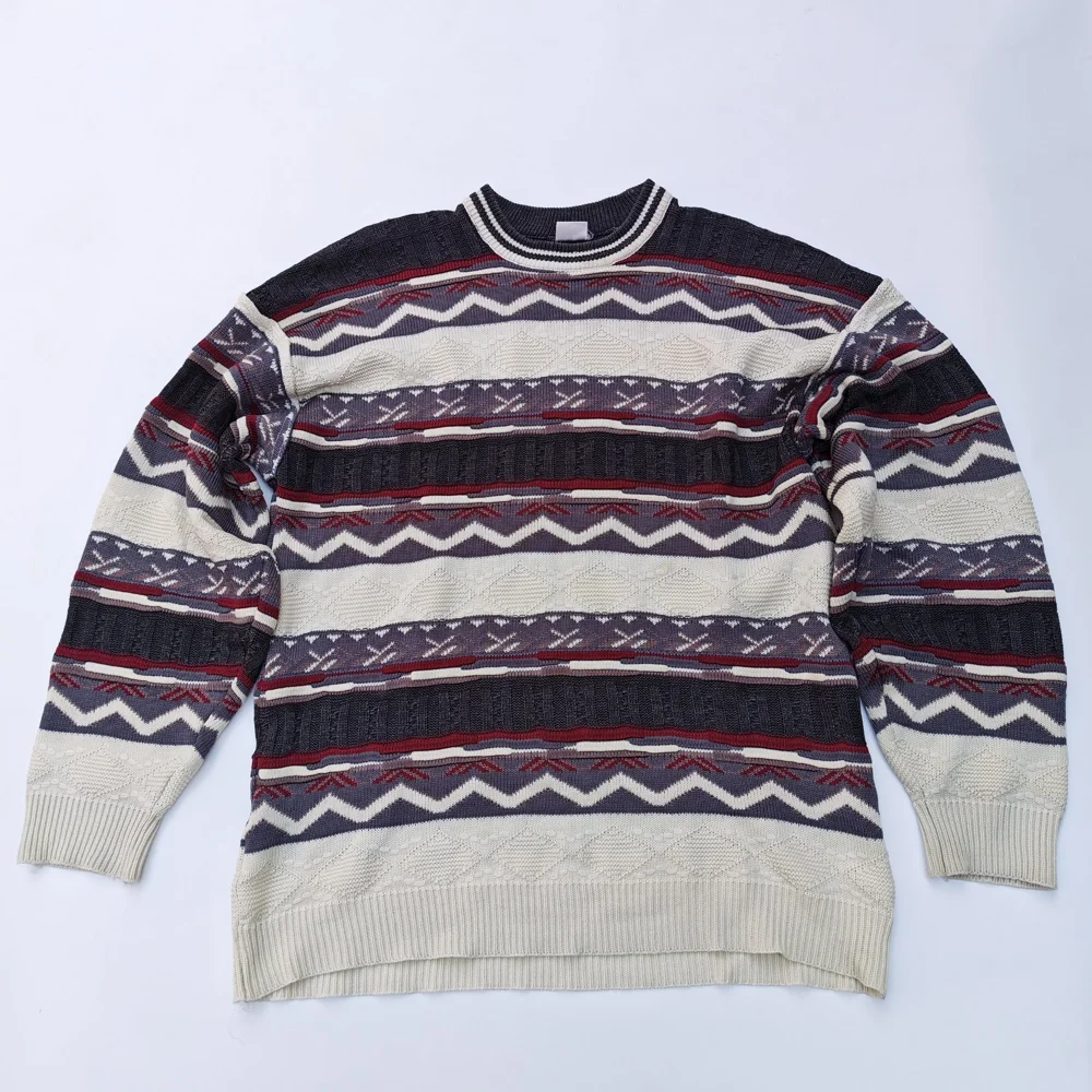 Sweaters, size L