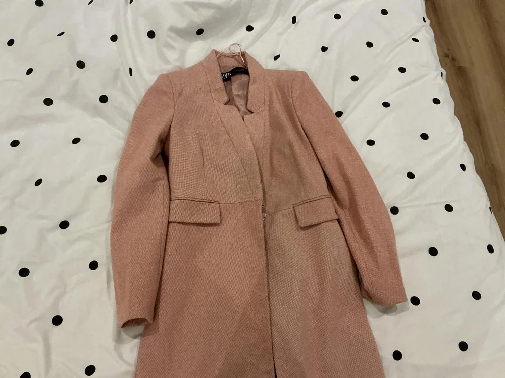 Zara Coats