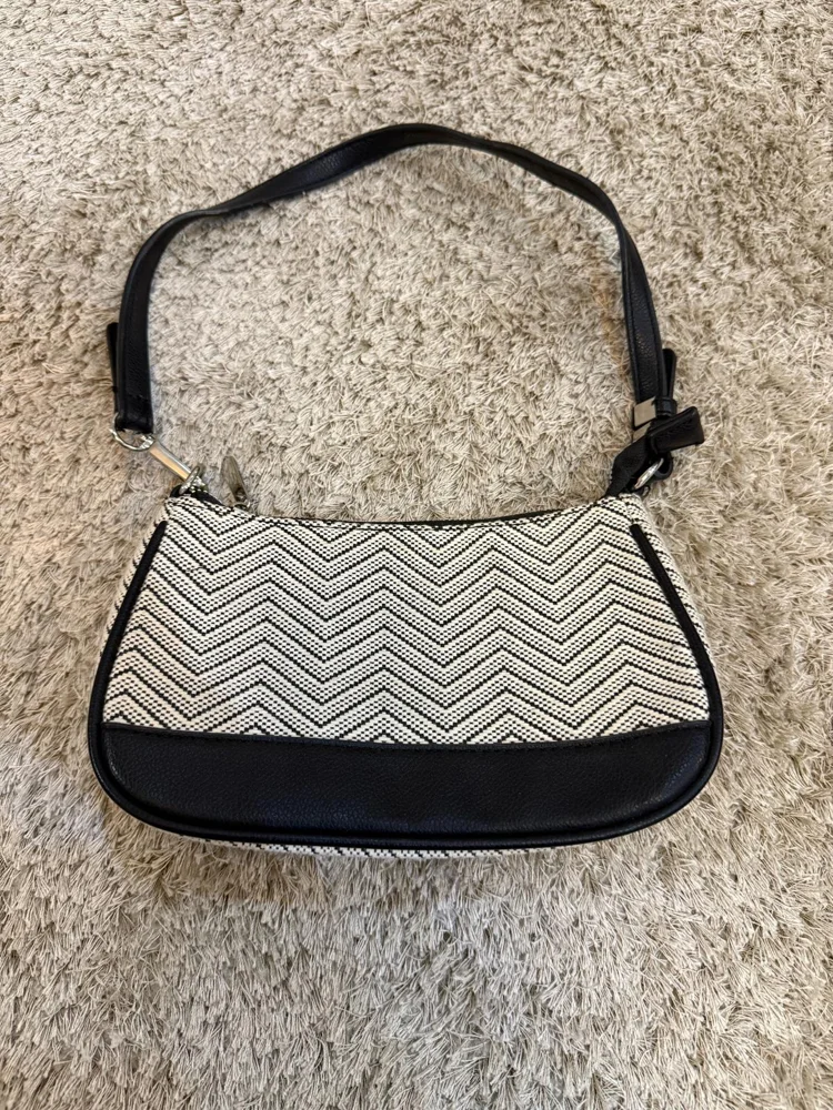 Pixi Shoulder Bag