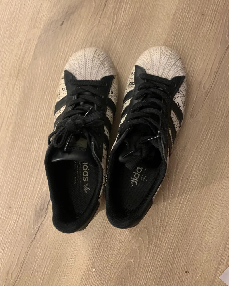 adidas Superstar Sneakers