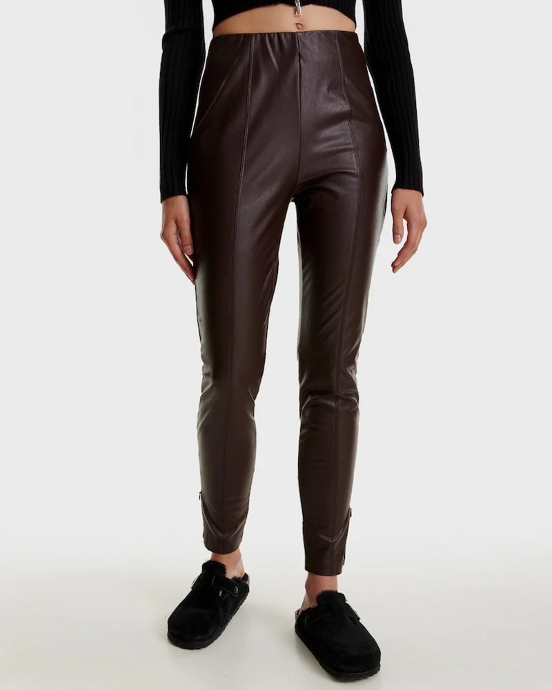 Zara بنطلونات