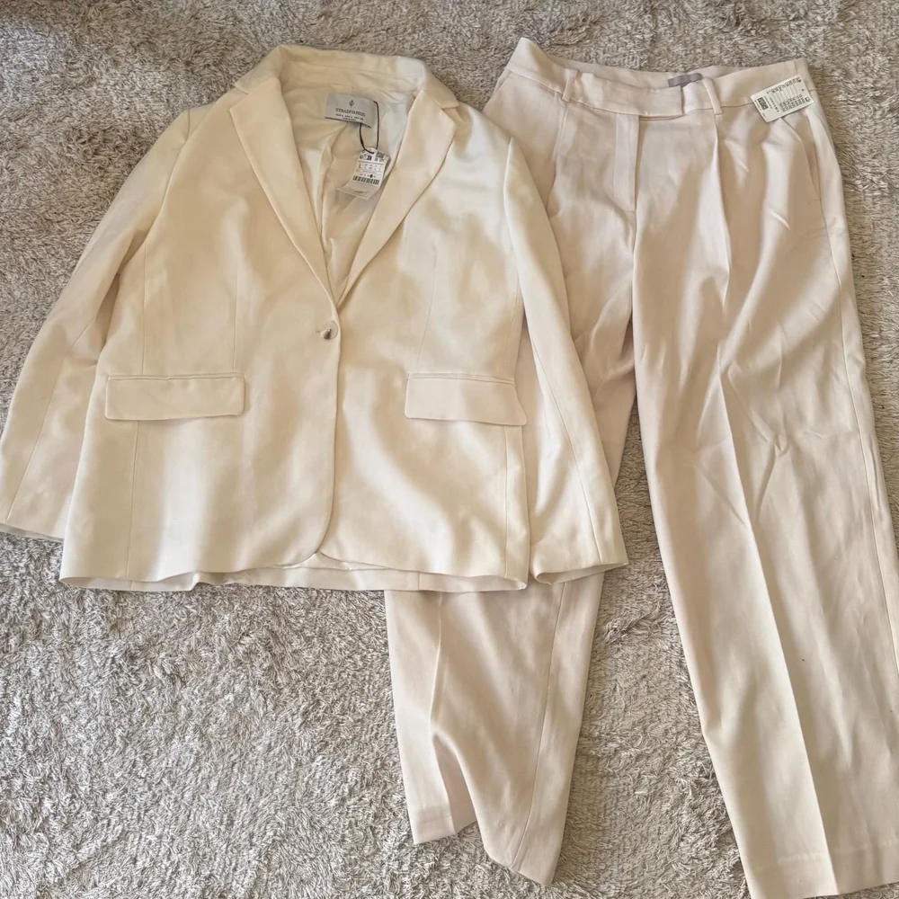 Stradivarius Suits, size L / 40 / 12