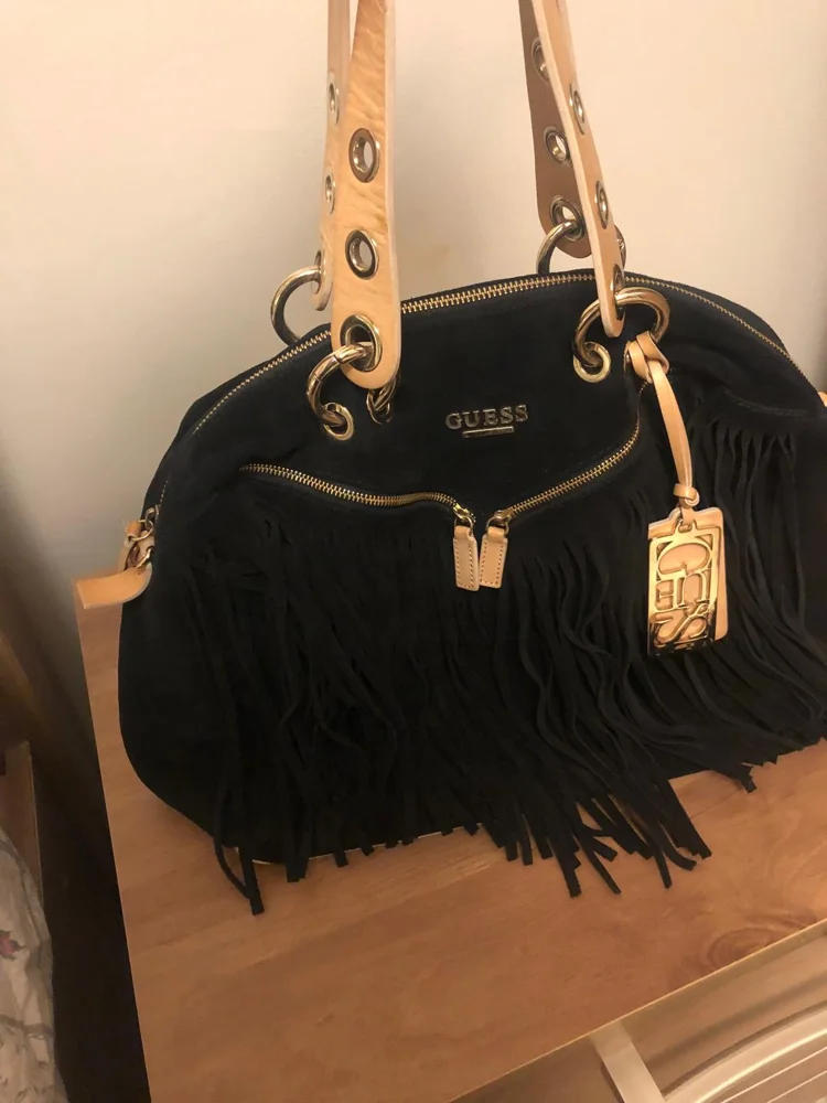 GUESS شنط كتف
