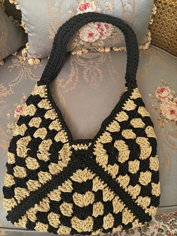 Local شنط كتف