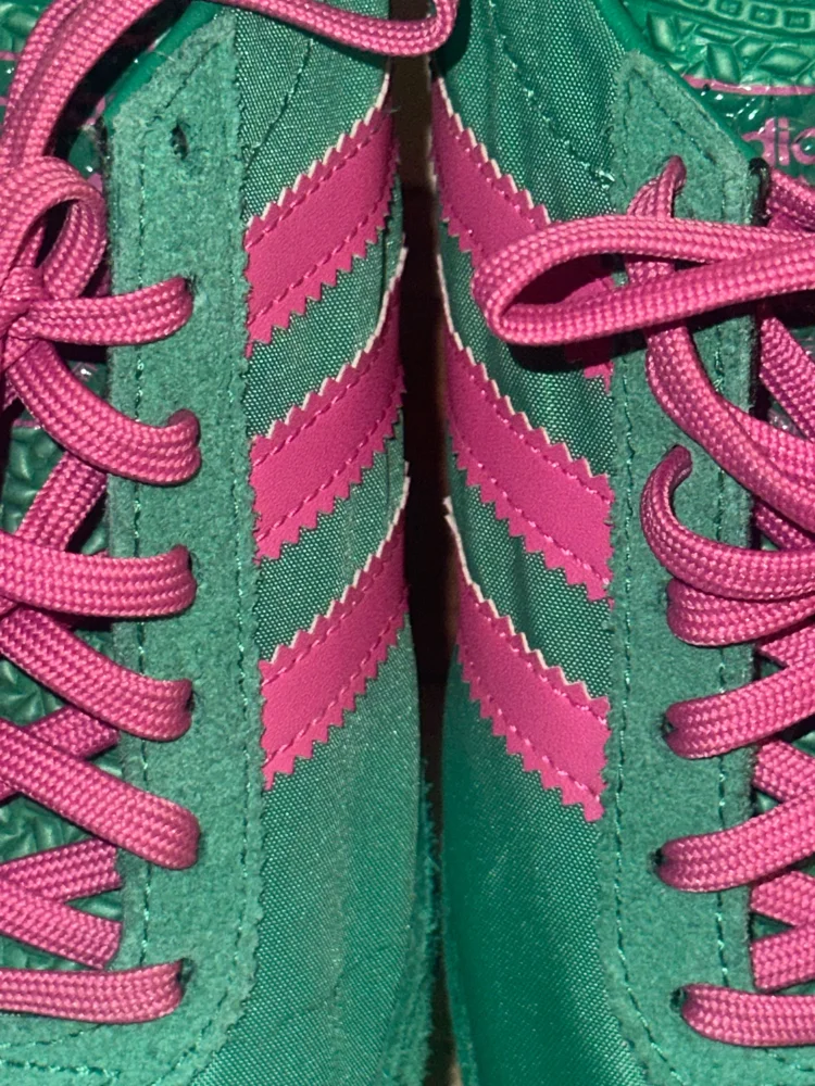 adidas Sneakers