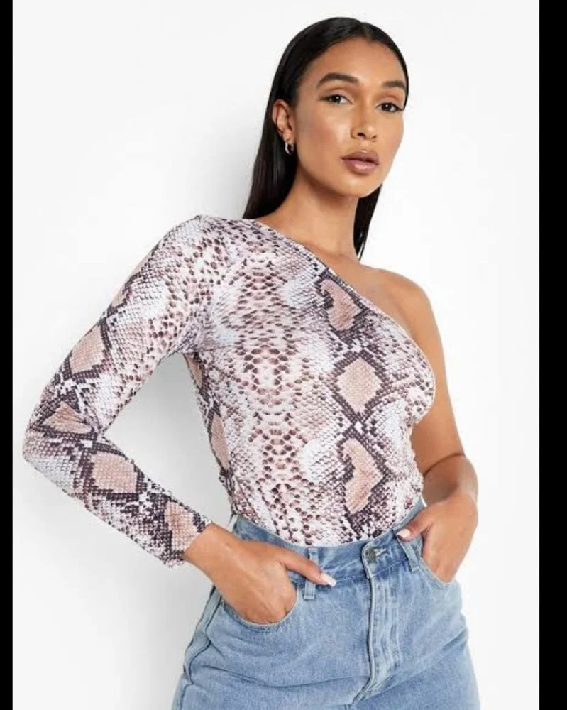 PrettyLittleThing Blouses