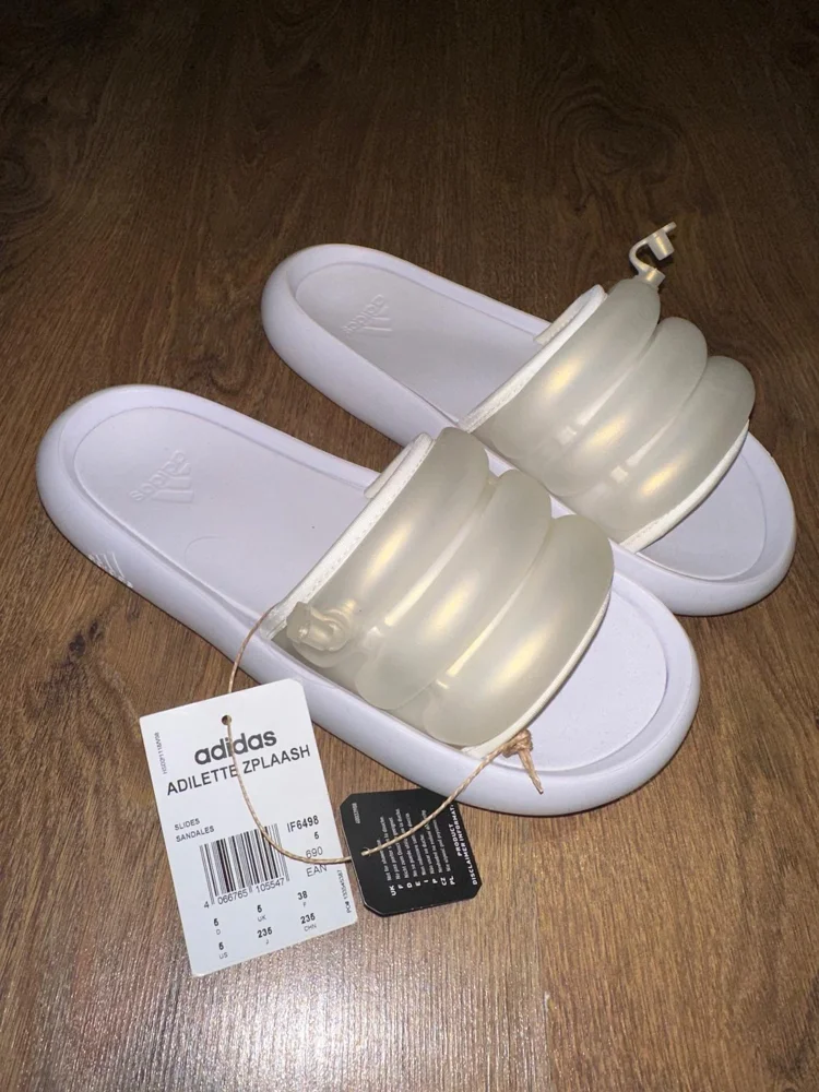 adidas Flip-flops