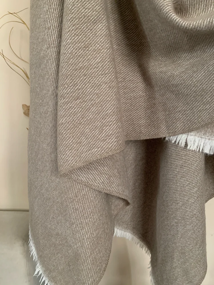 Scarves & Shawls, Excellent, photo 3