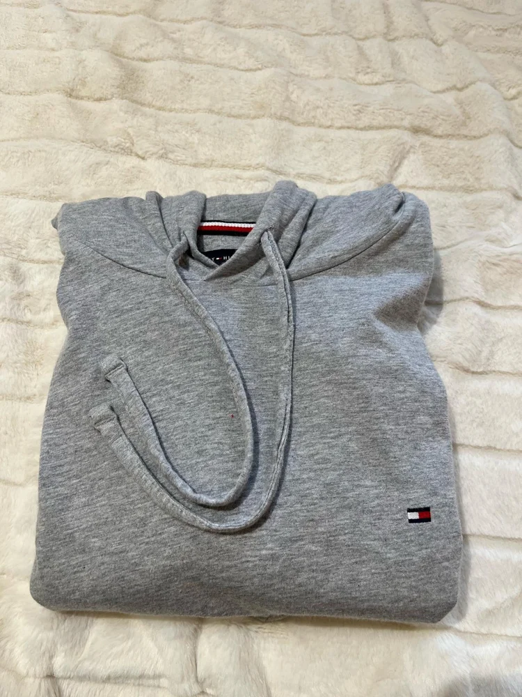 Tommy Hilfiger Hoodies, size L